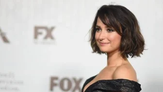 Milana Vayntrub: Net Worth and Life Journey